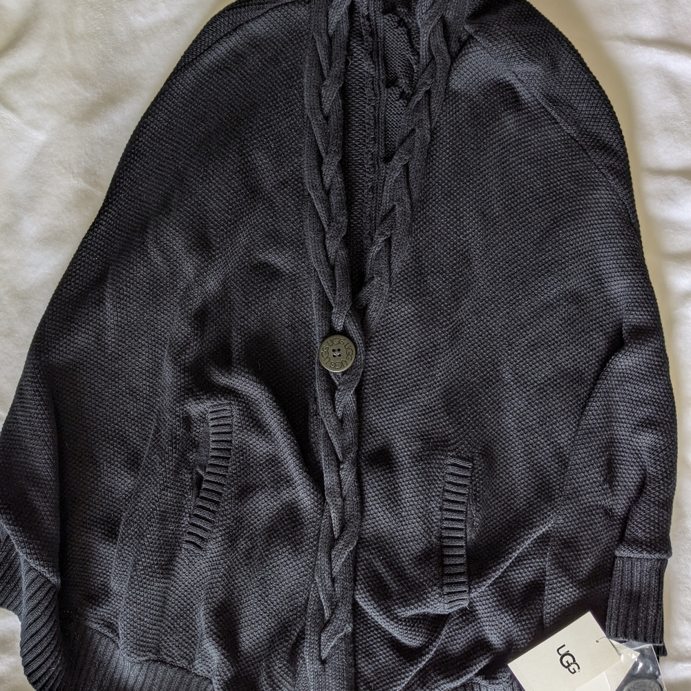 UGG 'Anjeline' Knit Cape XS/S